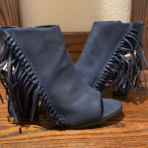 NWOT Blue Fringed Open Toe Sandel